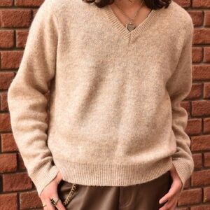 Shetland 100% Wool 🐏Cozy Beige V-Neck Sweater-Size S
